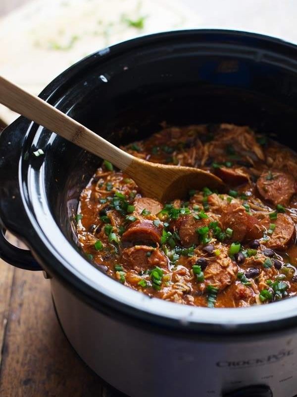 Crockpot Creole Chicken and Sausage - 10 minute prep for this hearty dinner, made healthier with beans and peppers. 300 calories. | pinchofyum.com